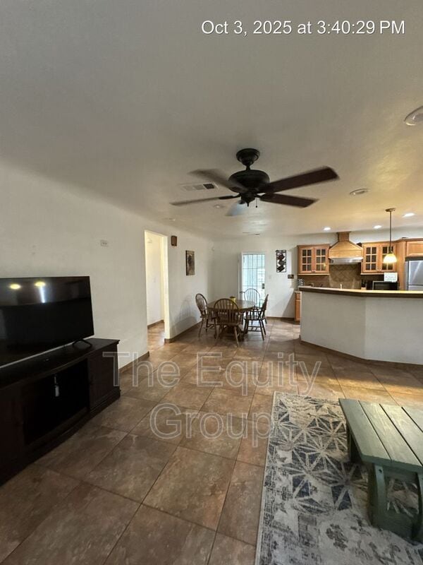 Photo - 648 Auburn St