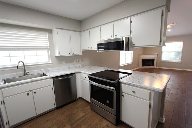 Photo - 2534 Golden Park Ln