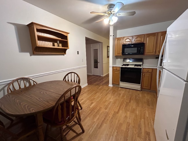 Photo - 79 Renaissance Ln