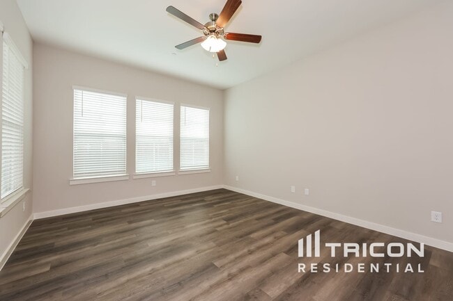 Photo - 206 Ledburn Ct