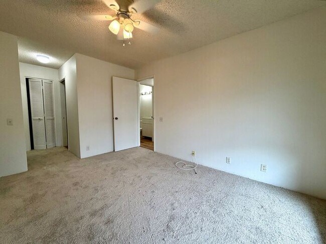 Photo - Ewa Beach - Palm Villas II: 2 Bed 1-1/2 Bath Townhouse w/ 2 Parking