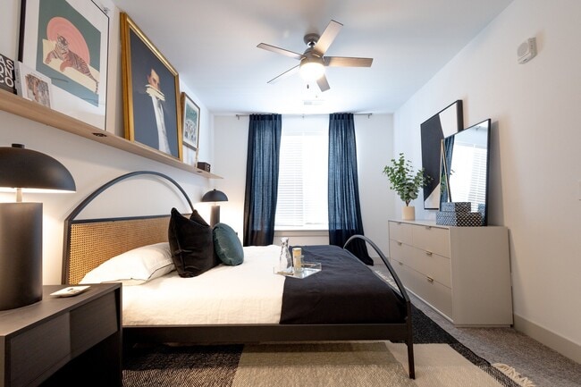 Photo - WOODBURN EXCHANGE