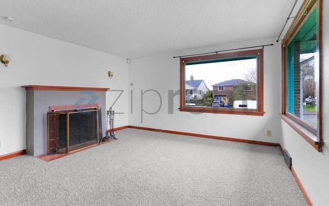 Photo - 1920 S Bayview St