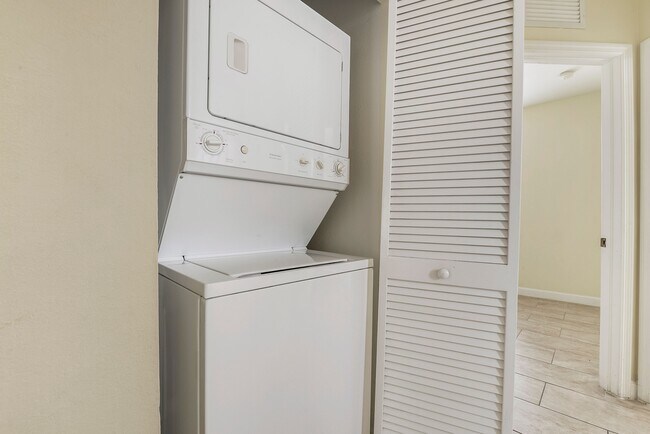 Photo - 230 SE 29th Ave Condo Unit # 1