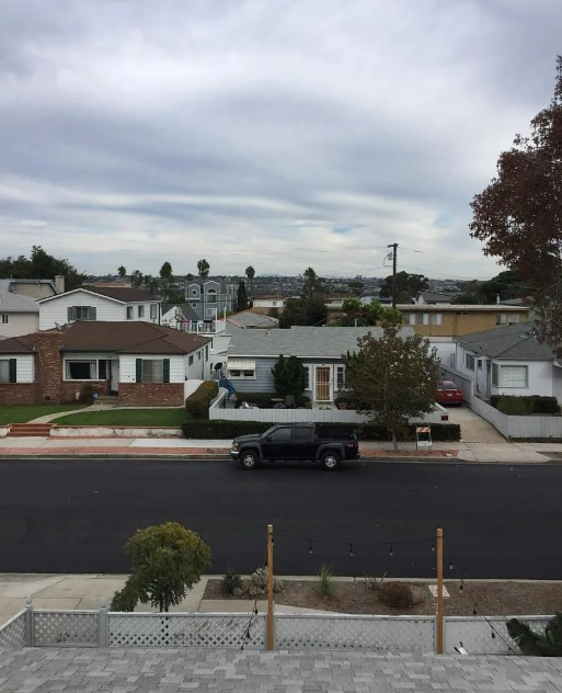 Photo - 2 Bed / 1 Bath Apartment – Prime Bay Park Location Unit #3724