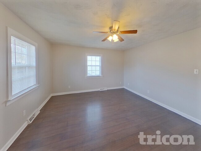 4300 Oak Forest Dr