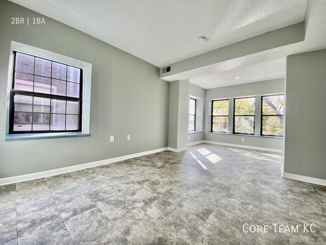 Building Photo - 3225 Harrison St Unit 3233-3B Rental