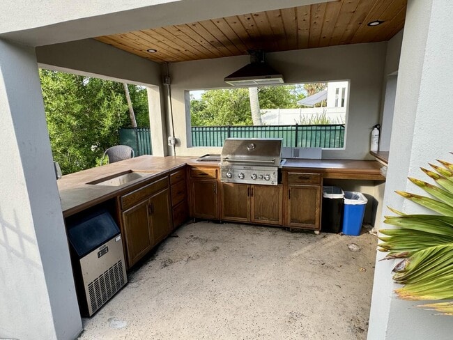 Photo - 1101 NE 18th Ct Unidad 1-4