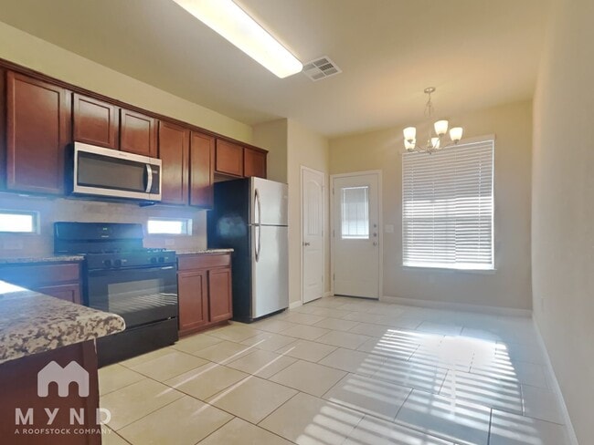Photo - 429 Epiphany Ln
