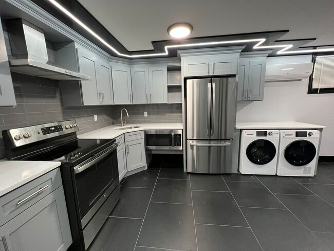 Building Photo - 171 Chatham St Unit BA