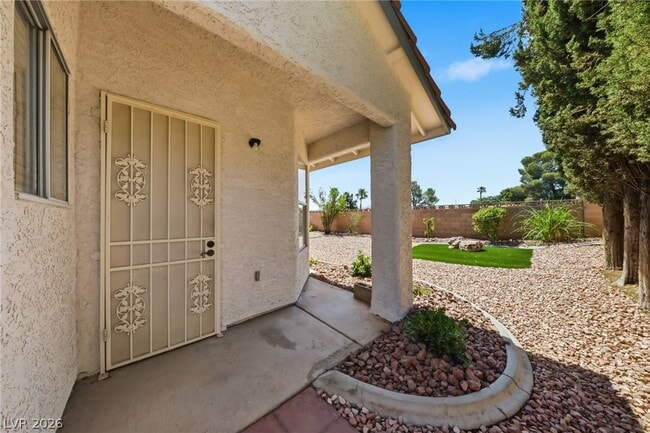 Photo - 735 Stonecliff Way