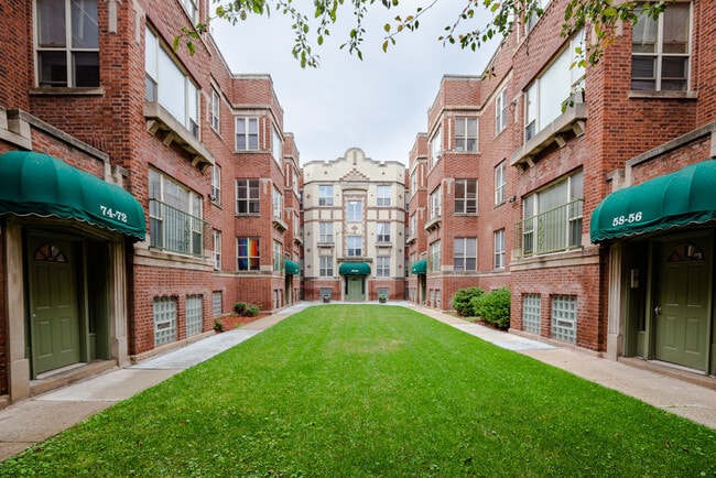Photo - 5172 S King Dr Apartment Unit 3