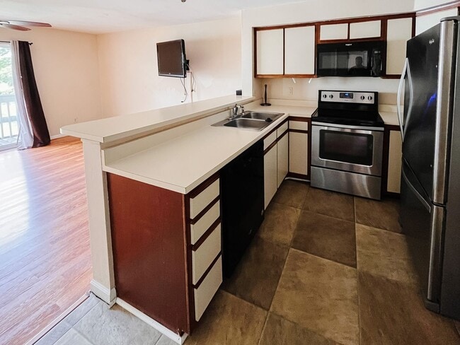 Photo - 1440 Seneca Dr