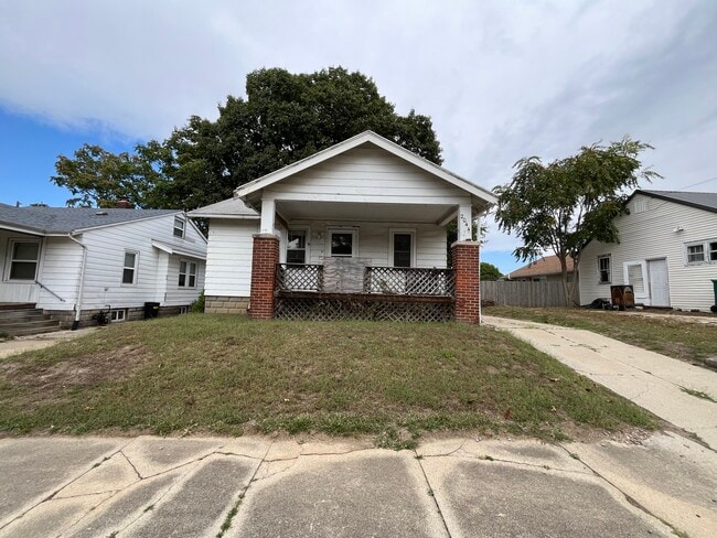 Photo - 2044 E Lincoln Ave