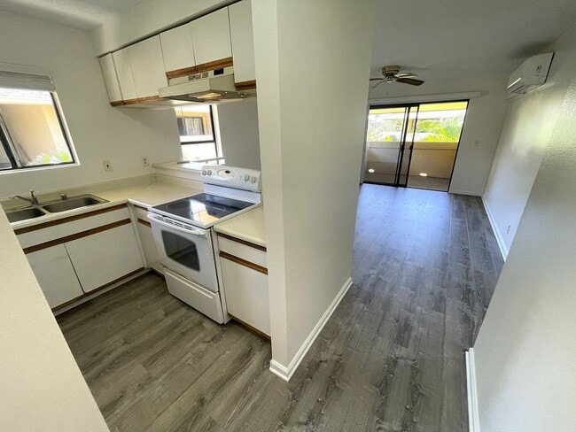 Photo - Maui Gardens Unfurnished 1BR/1BA End Unit Available Unit G-204