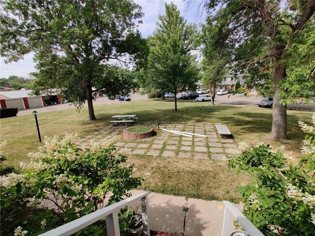 Photo - 1200 2nd Dr NE