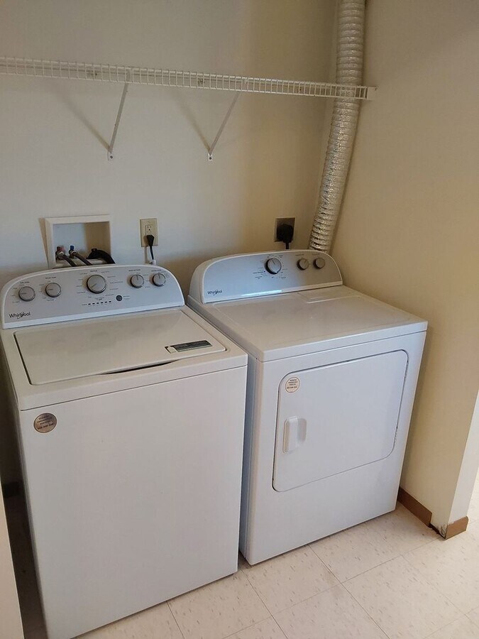 Photo - 3BR Glenn View II