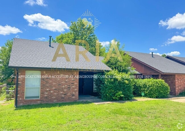 Building Photo - West Norman 2 Bed 1 Bath! Rental