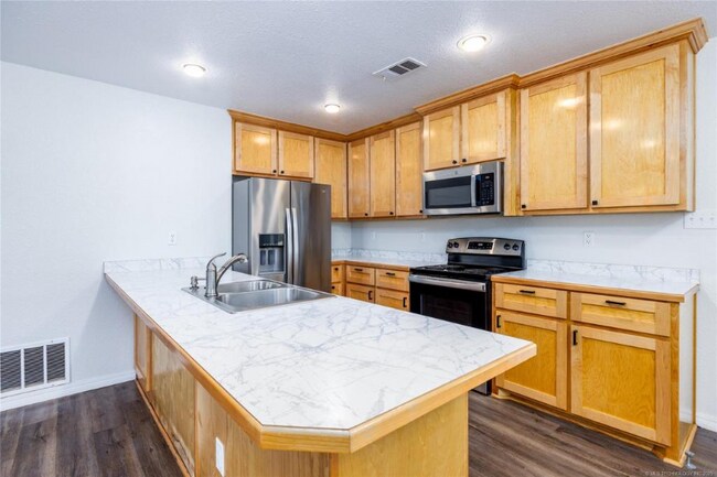 Photo - 850 N 4015 Rd