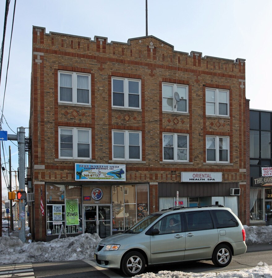 Photo - 2336 Main St