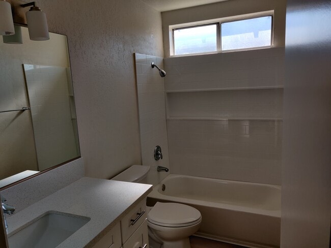 18526 Rio Seco Dr Unidad B