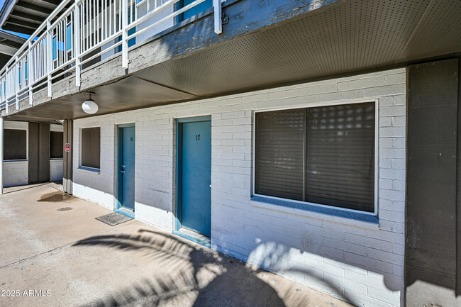 Building Photo - 3025 N 32nd St Unit 17 Rental