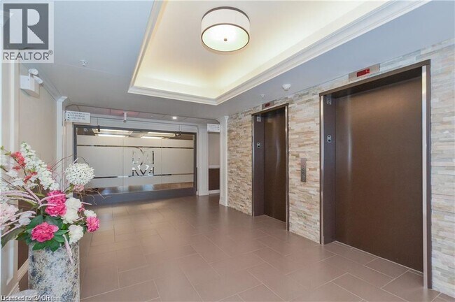 Photo - 776 Laurelwood Dr Unité #515