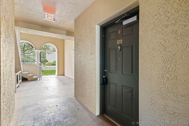6450 Emerald Dunes Dr Unidad 103