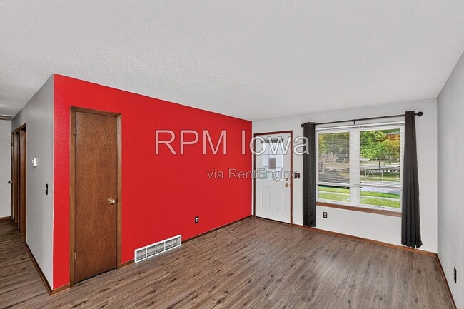 Photo - 1614 NW Applewood St