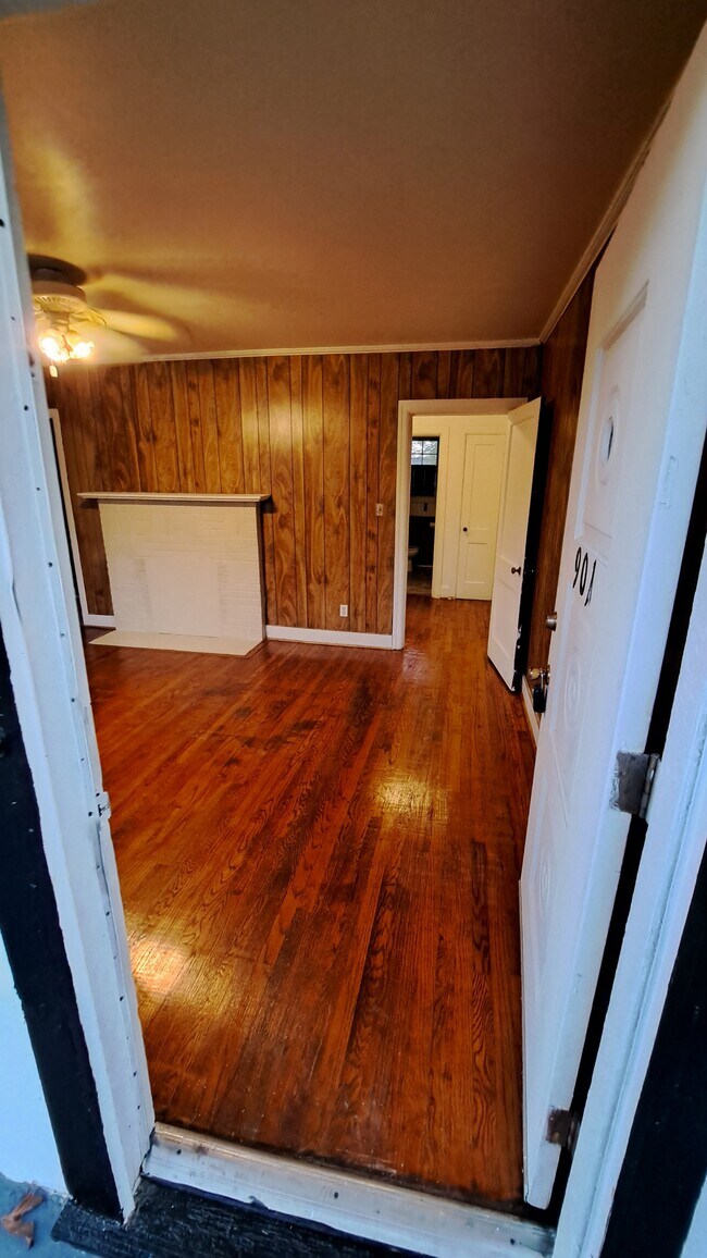 Photo - 901 State Rd S-38-225