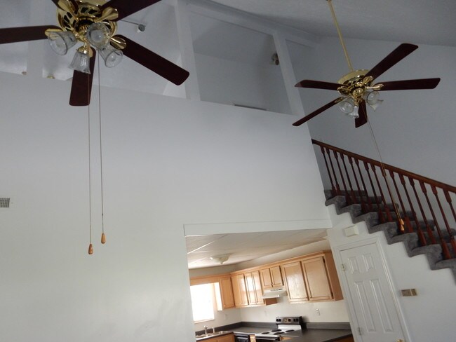 LIVING ROOM - KITCHEN - 124 Forest Meadow Ln Unit 3