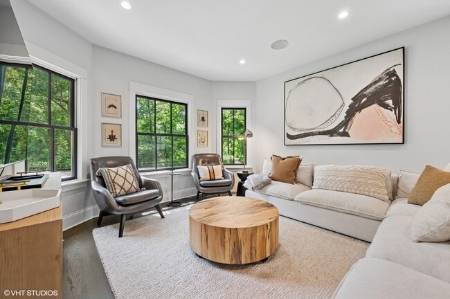 Photo - 735 Baldwin Rd