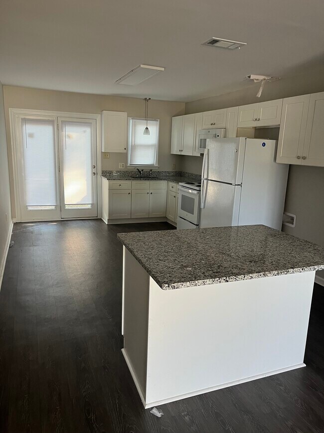 Photo - 101 Linda St Unit 101 B LINDA STREET