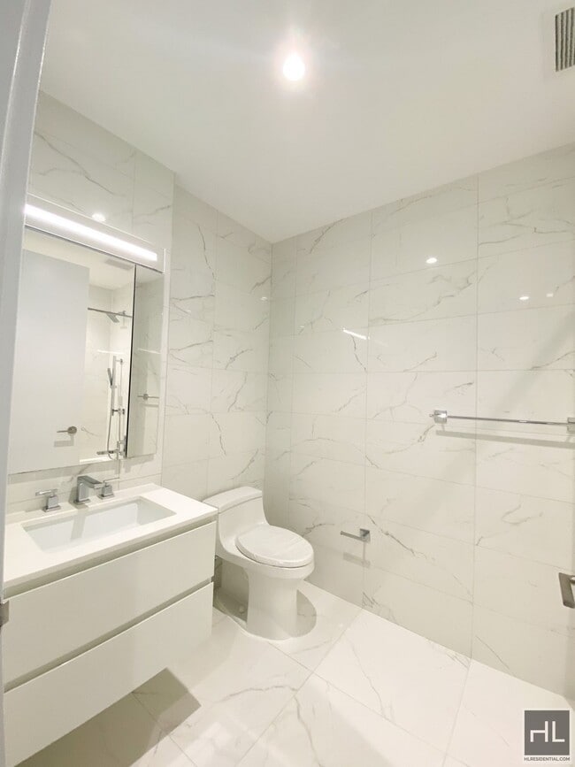 Photo - East 44th Street Unit 19M