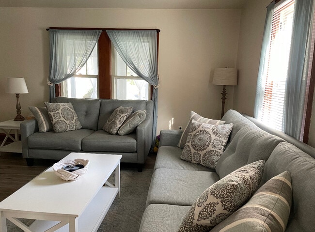 Photo - 126 N River Dr