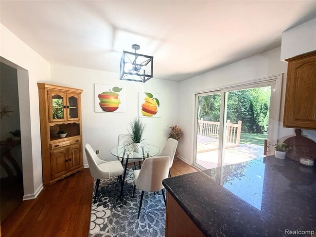 Photo - 1369 Flamingo St