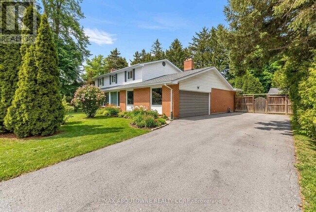Photo - 145 Wolfdale Ave
