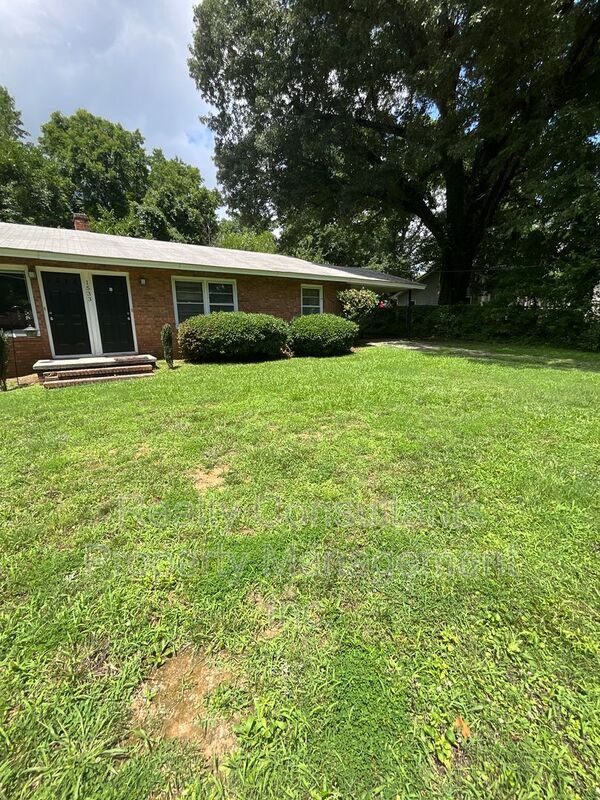 Photo - 1533 Beaucrest Ave