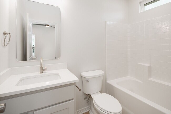 Photo - 256 Richards St