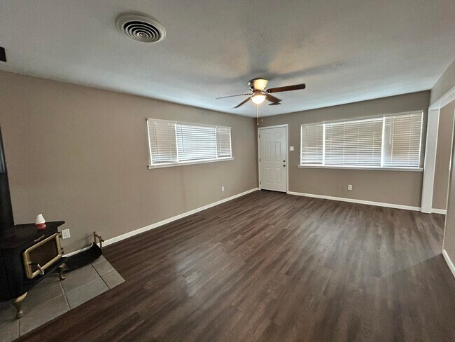 Photo - 2119 57th St