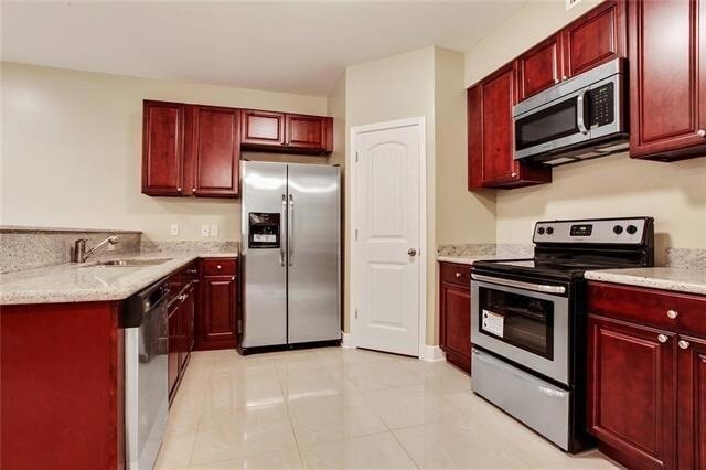 83 Carriage Ln Unit B