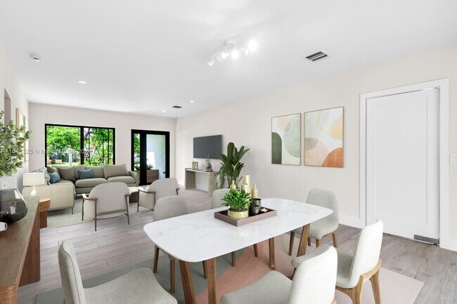 Photo - 435 NE 114th St