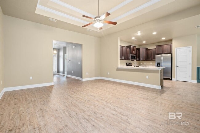 Photo - 540 N Station Dr