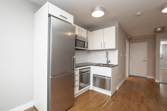 Photo - 730 St Clarens Ave Unité 0907A