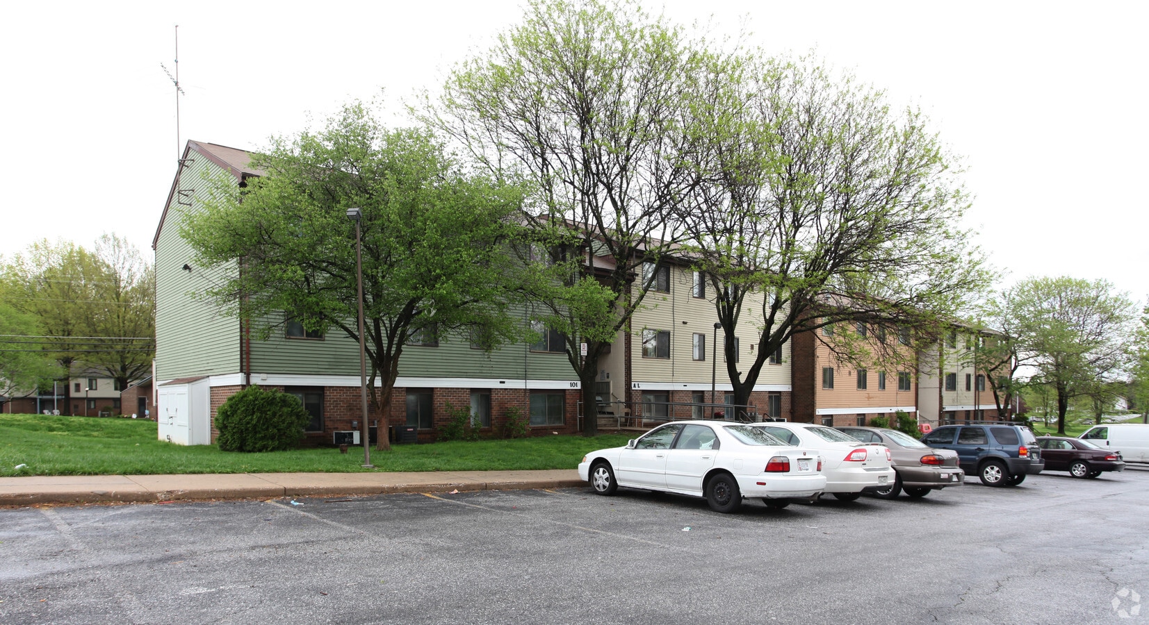 Photo - Bishop's Garth Apartments