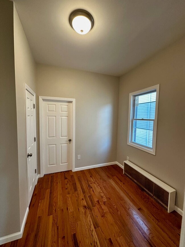 Photo - 3093 Fulton St