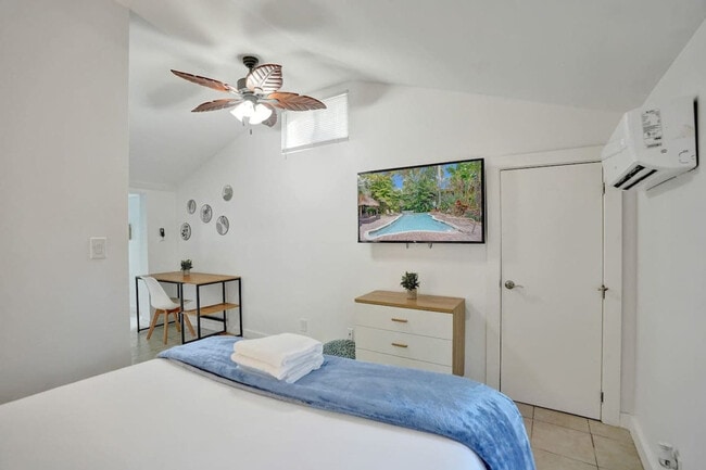 Photo - 1115 SW 4th St Unidad SI ID1504026P