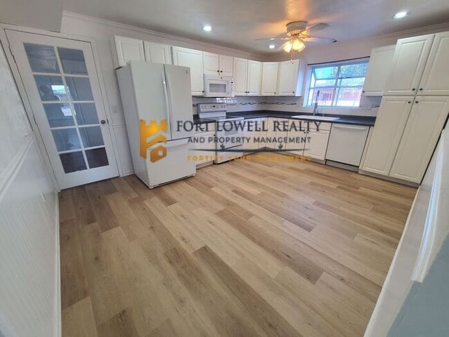 Photo - Beautiful 2 bedroom 2 bathroom!