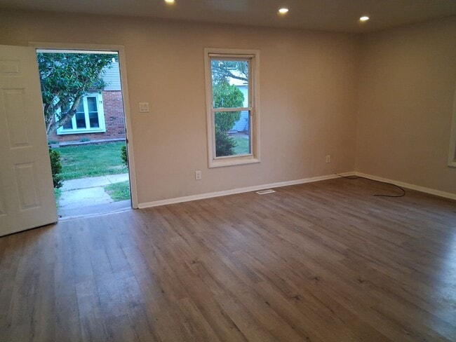 Photo - SINGLE HOUSE FOR RENT $2000