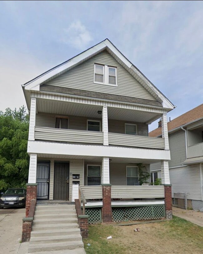 Building Photo - 618 E 97th St Unit Upper